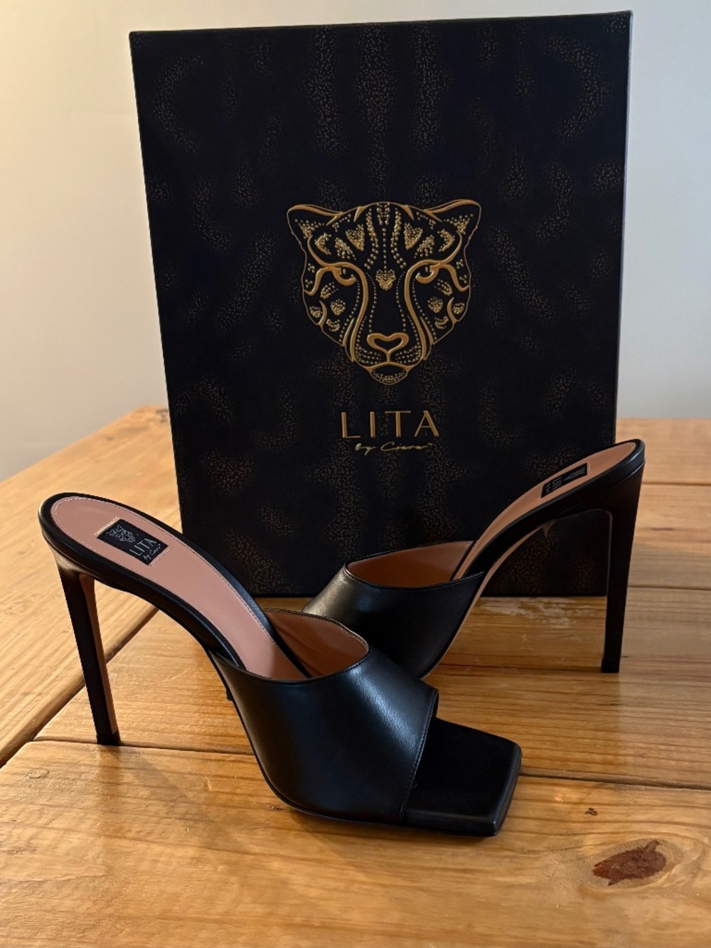 Lots by Ciara, heeled solid square toe slide